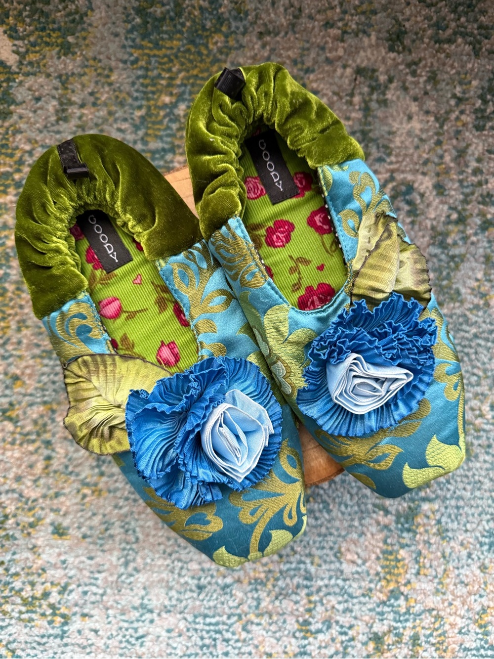 NWOT Goody Goody Bon Bons silk floral rosette velour slippers, size small